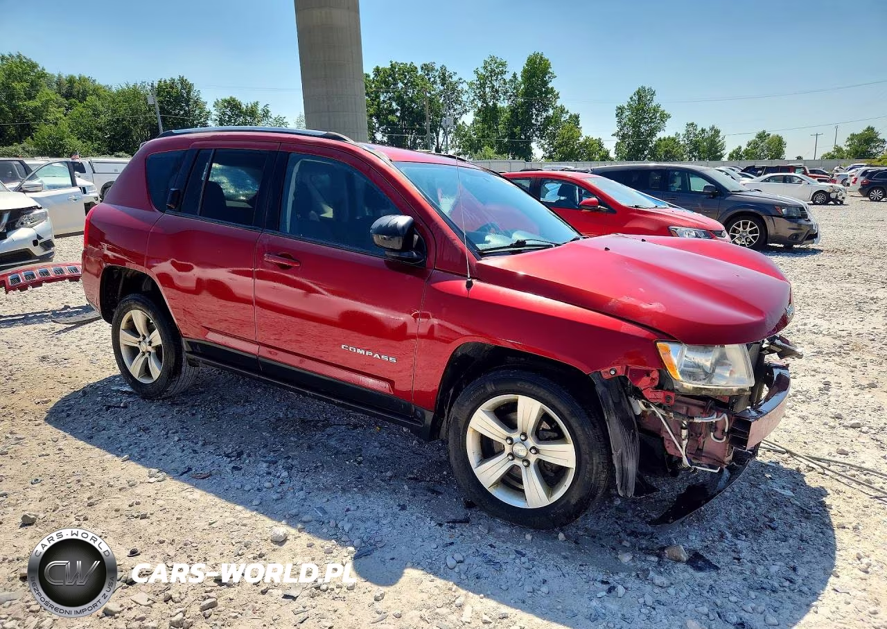 2013 Jeep Compass Latitude VIN:1C4NJDEBXDD189940 - 4