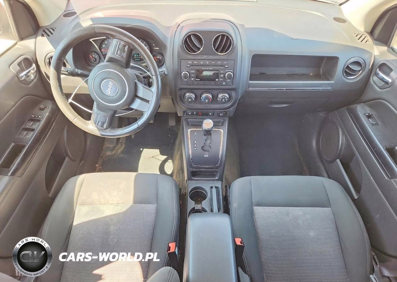 2013 Jeep Compass Latitude VIN:1C4NJDEBXDD189940 - 8