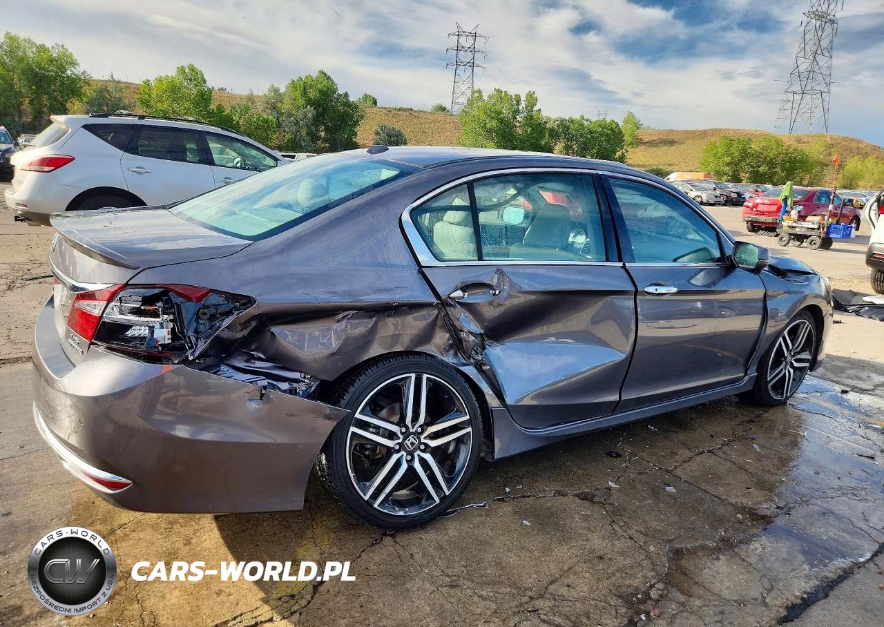 2016 Honda Accord Touring VIN:1HGCR3F97GA029446 - 3