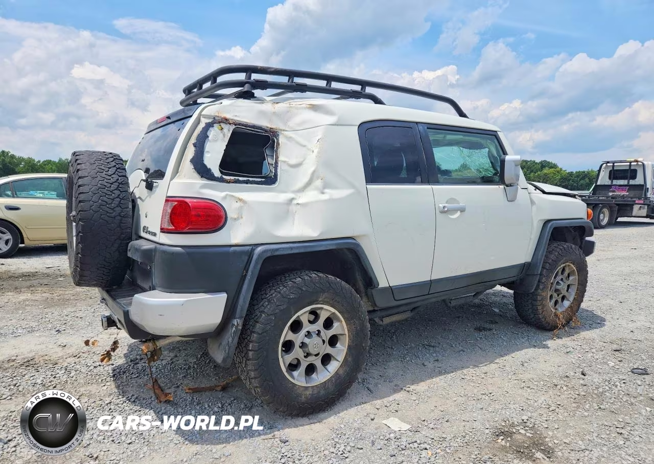 2011 Toyota Fj Cruiser Base VIN:JTEBU4BF9BK103183 - 3