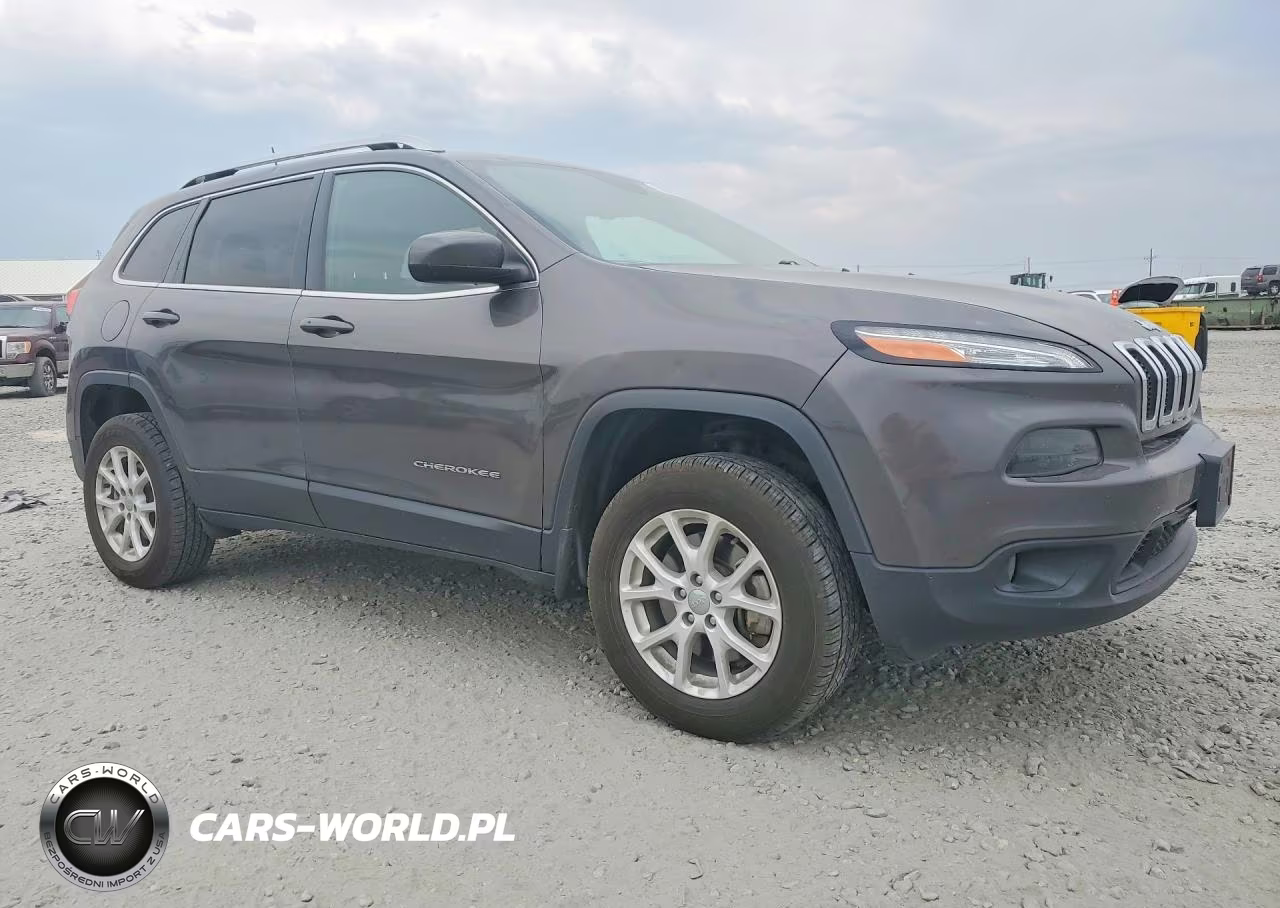 2018 Jeep Cherokee Latitude Plus VIN:1C4PJMLX0JD577925 - 4
