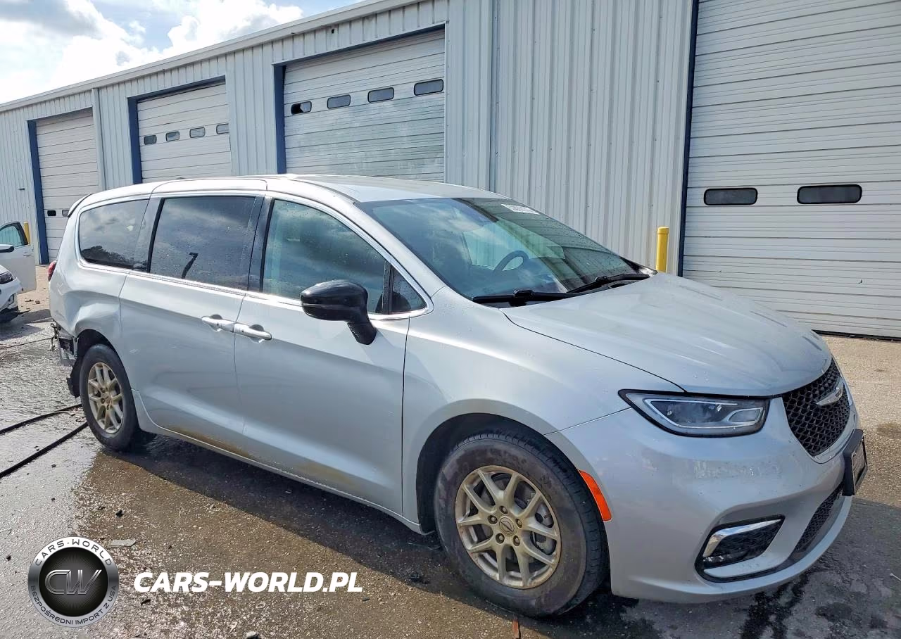 2024 Chrysler Pacifica Touring L VIN:2C4RC1BG5RR167620 - 4