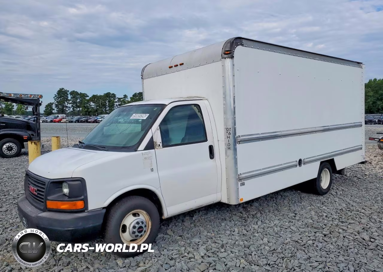 2012 GMC Savana Box Truck