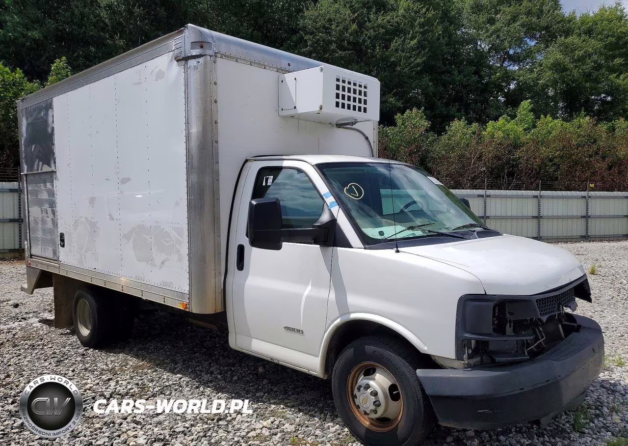 2016 Chevrolet Express Refrigerated Box Truck VIN:1GB6GUCG0G1149703 - 4