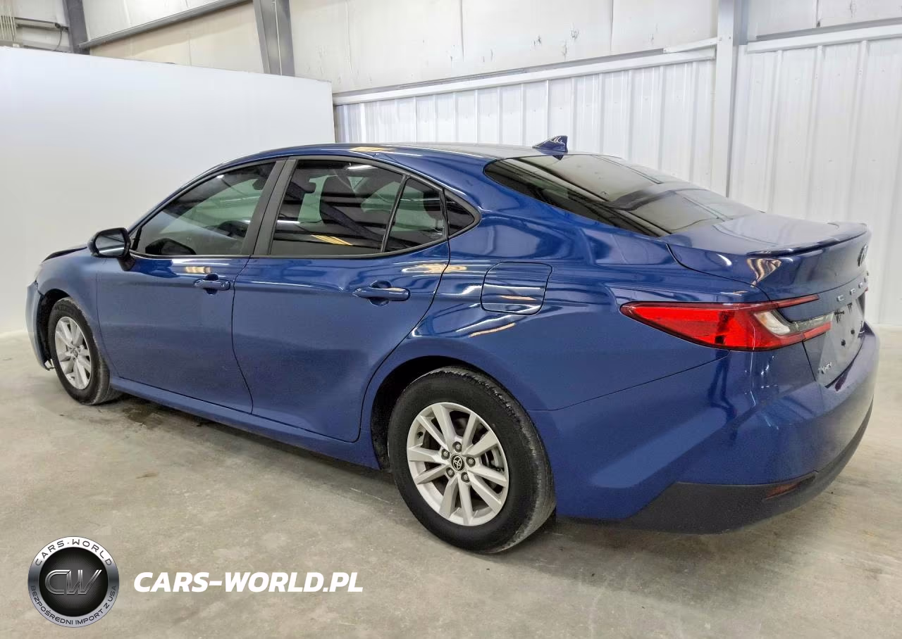2025 Toyota Camry Le VIN:4T1DAACK1SU038586 - 2