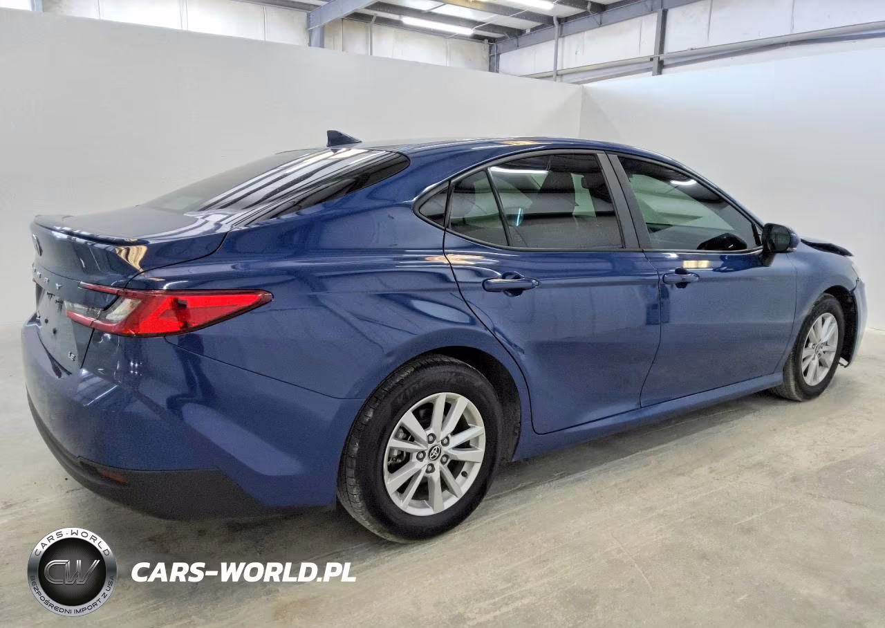 2025 Toyota Camry Le VIN:4T1DAACK1SU038586 - 3