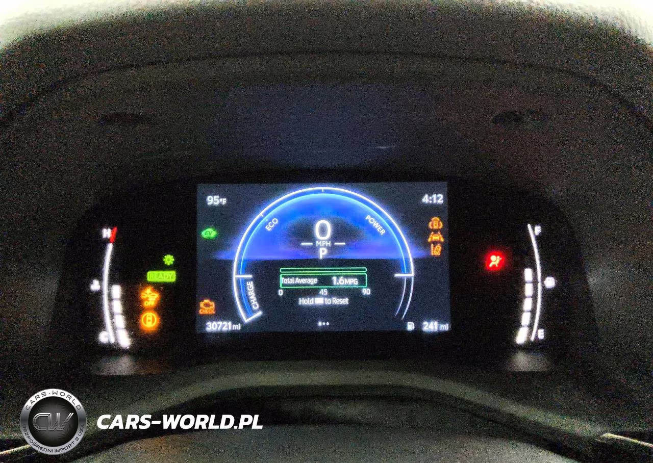 2025 Toyota Camry Le VIN:4T1DAACK1SU038586 - 9