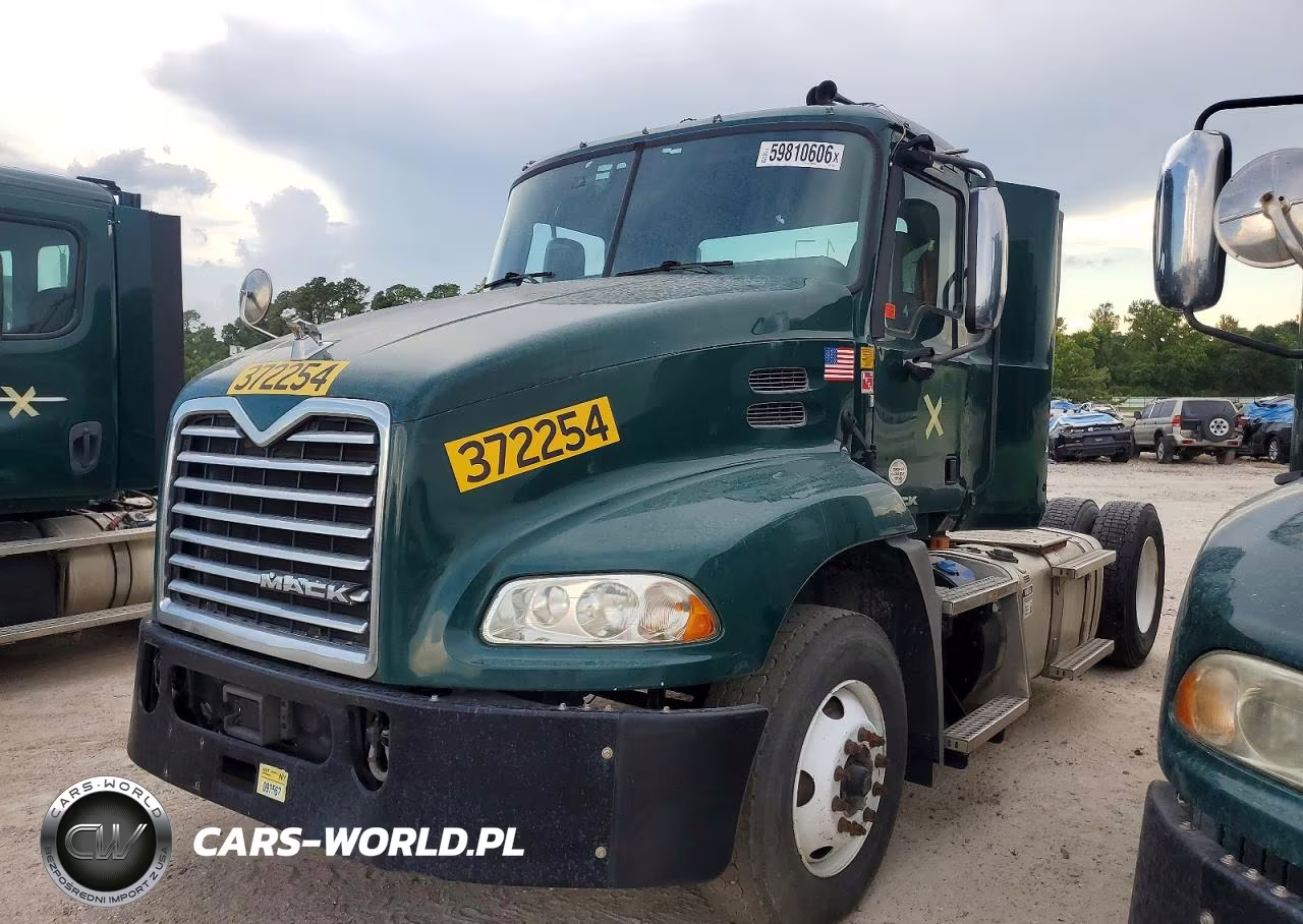 2018 Mack Cxu612 Semi Truck VIN:1M1AW01X2JM010585 - 2