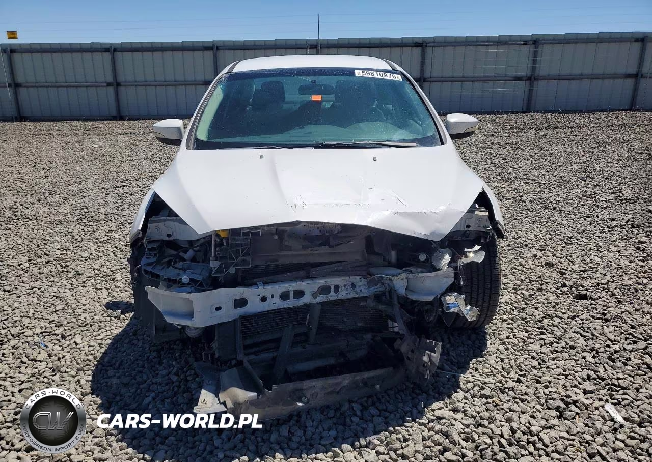 2016 Ford Focus Se VIN:1FADP3F26GL302043 - 5