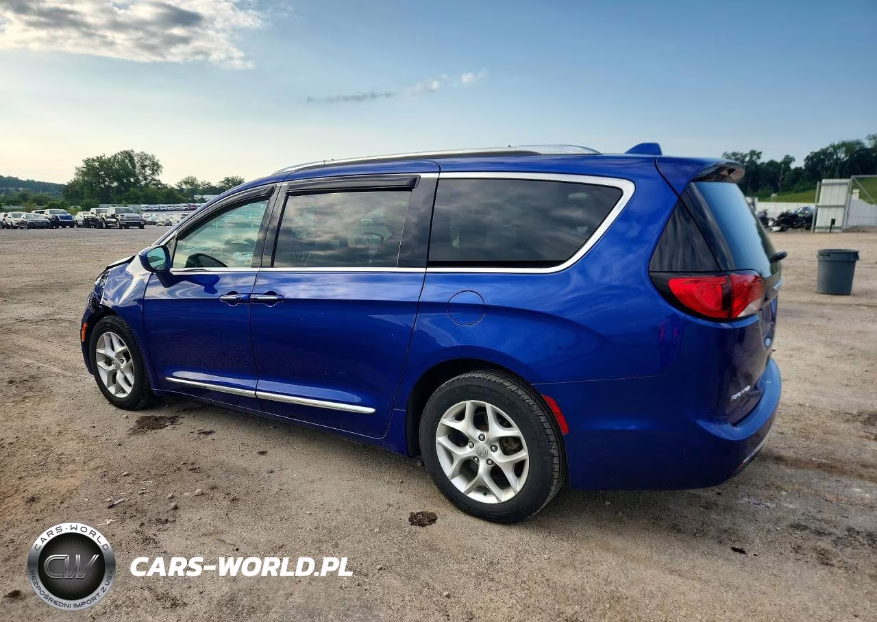 2019 Chrysler Pacifica Touring L Plus VIN:2C4RC1EG5KR686944 - 2