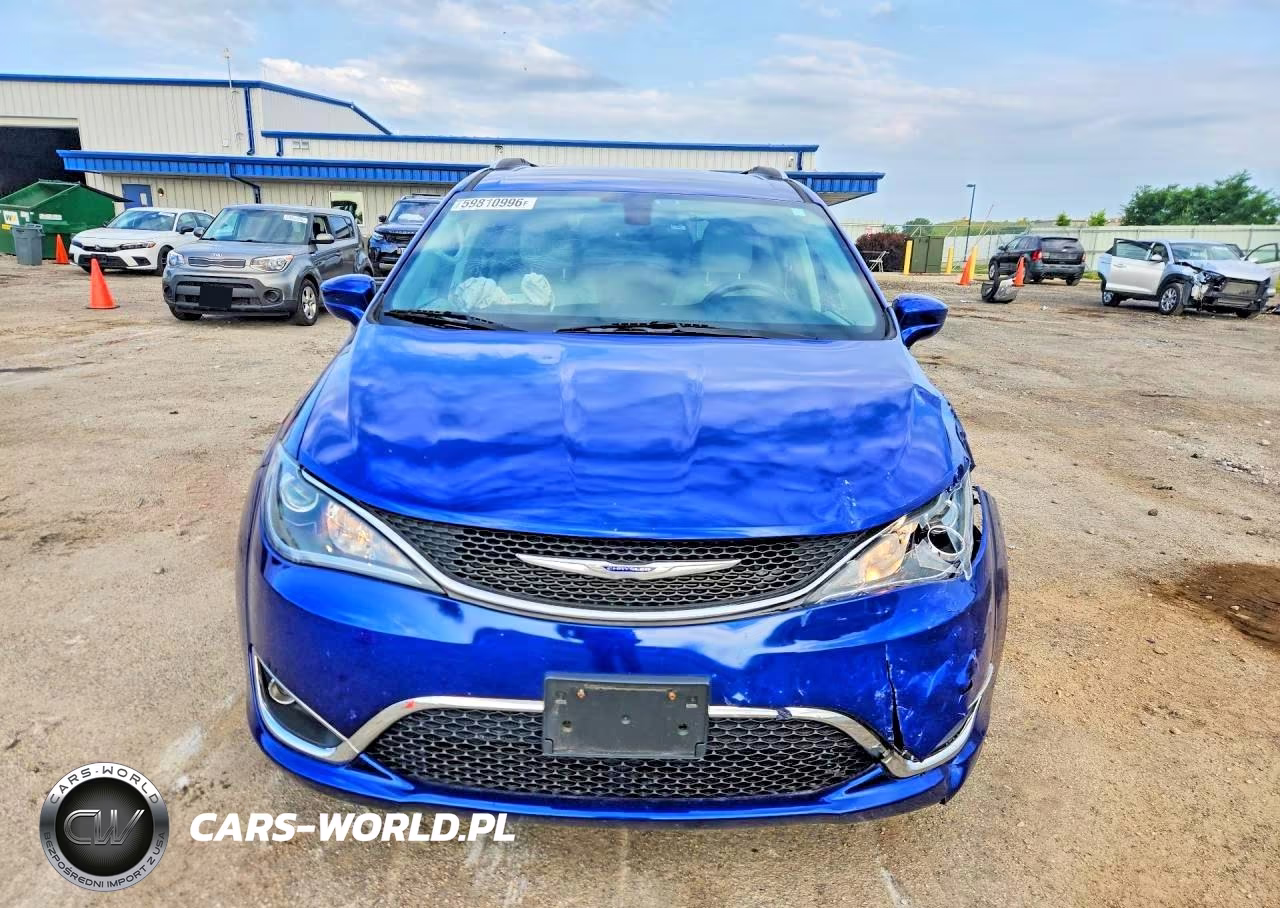 2019 Chrysler Pacifica Touring L Plus VIN:2C4RC1EG5KR686944 - 5