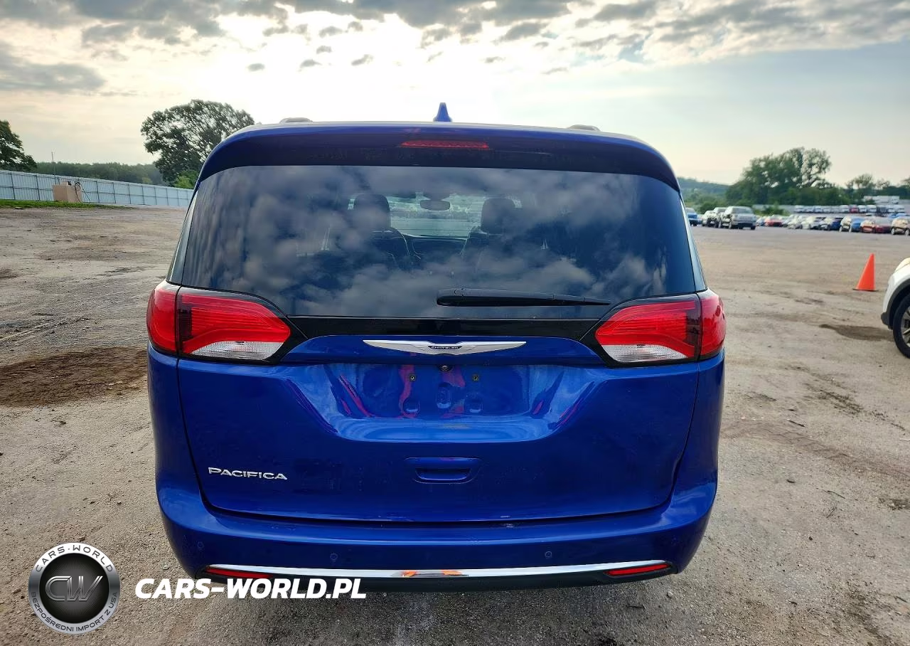 2019 Chrysler Pacifica Touring L Plus VIN:2C4RC1EG5KR686944 - 6