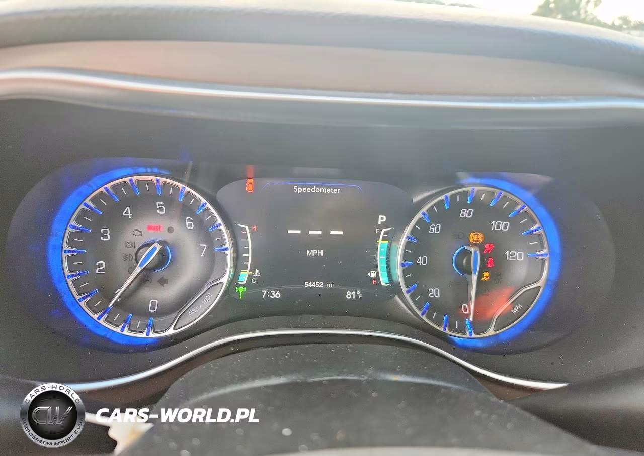 2019 Chrysler Pacifica Touring L Plus VIN:2C4RC1EG5KR686944 - 9
