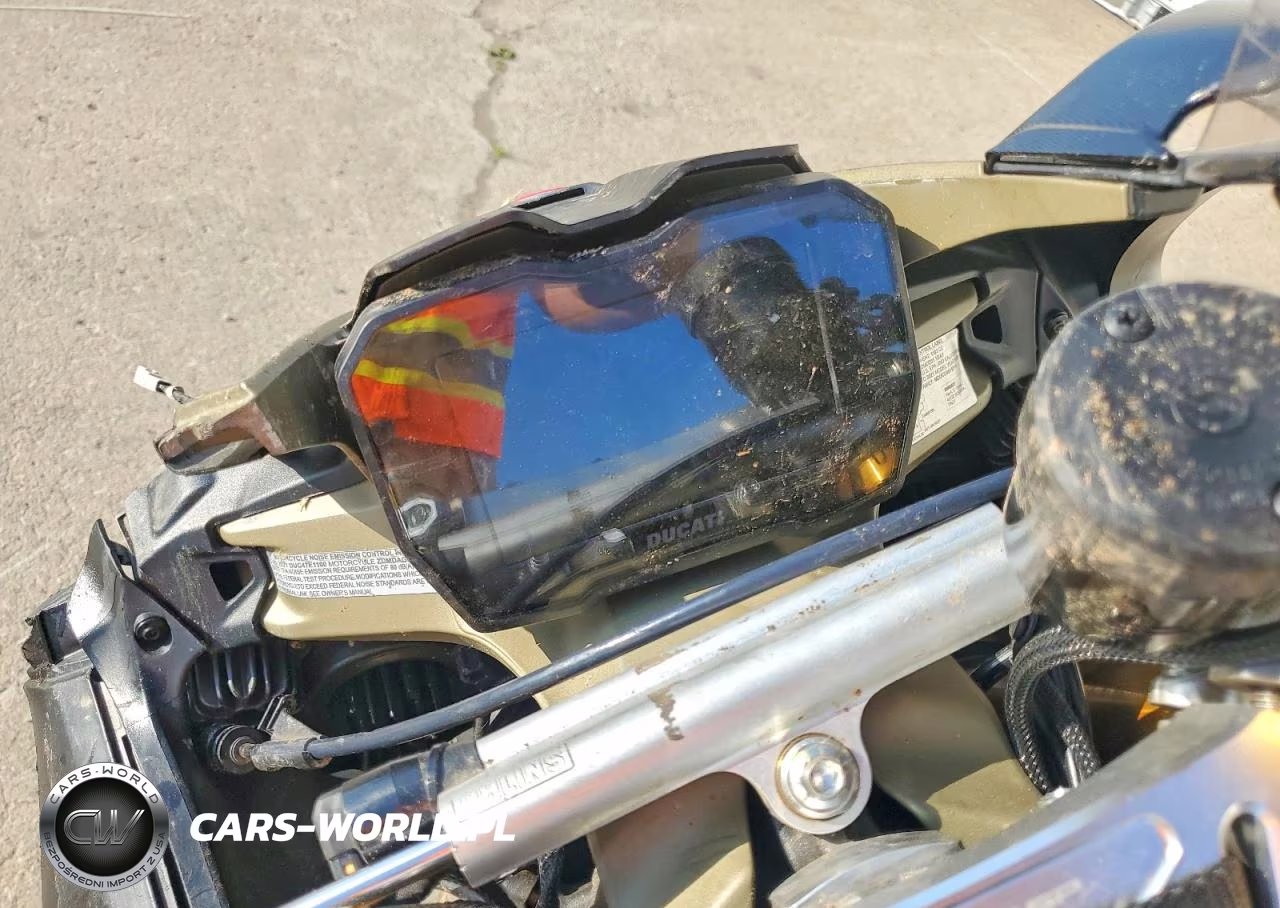 2021 Ducati Panigale V4 VIN:ZDMDAGNW4MB002112 - 7