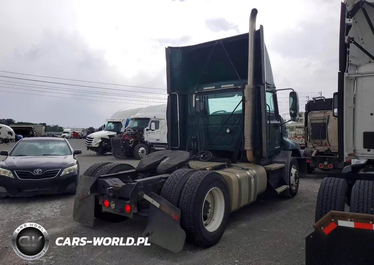 2017 Mack Cxu612 Semi Truck VIN:1M1AW01X7HM009622 - 3
