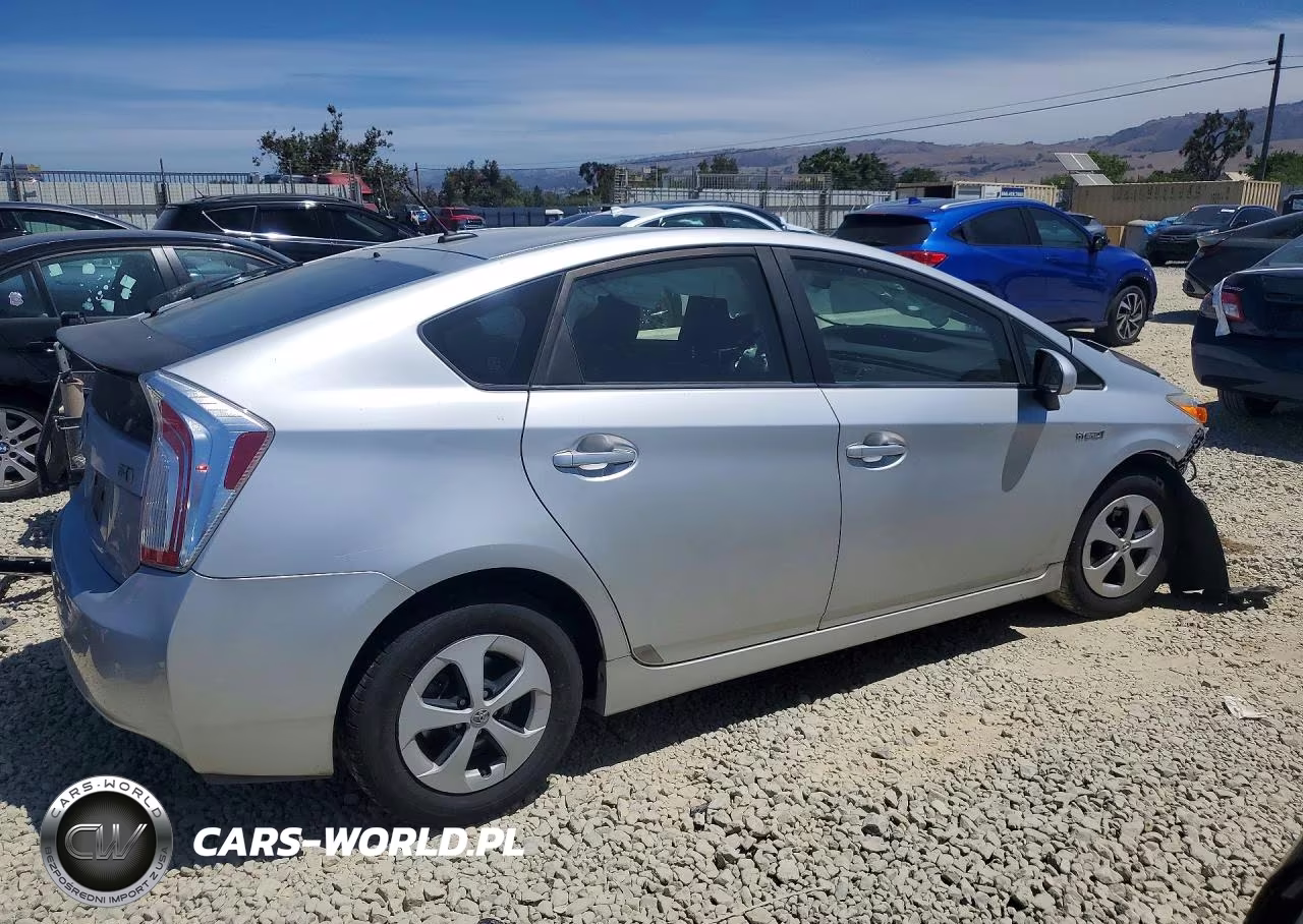 2012 Toyota Prius Three VIN:JTDKN3DU6C1612971 - 3