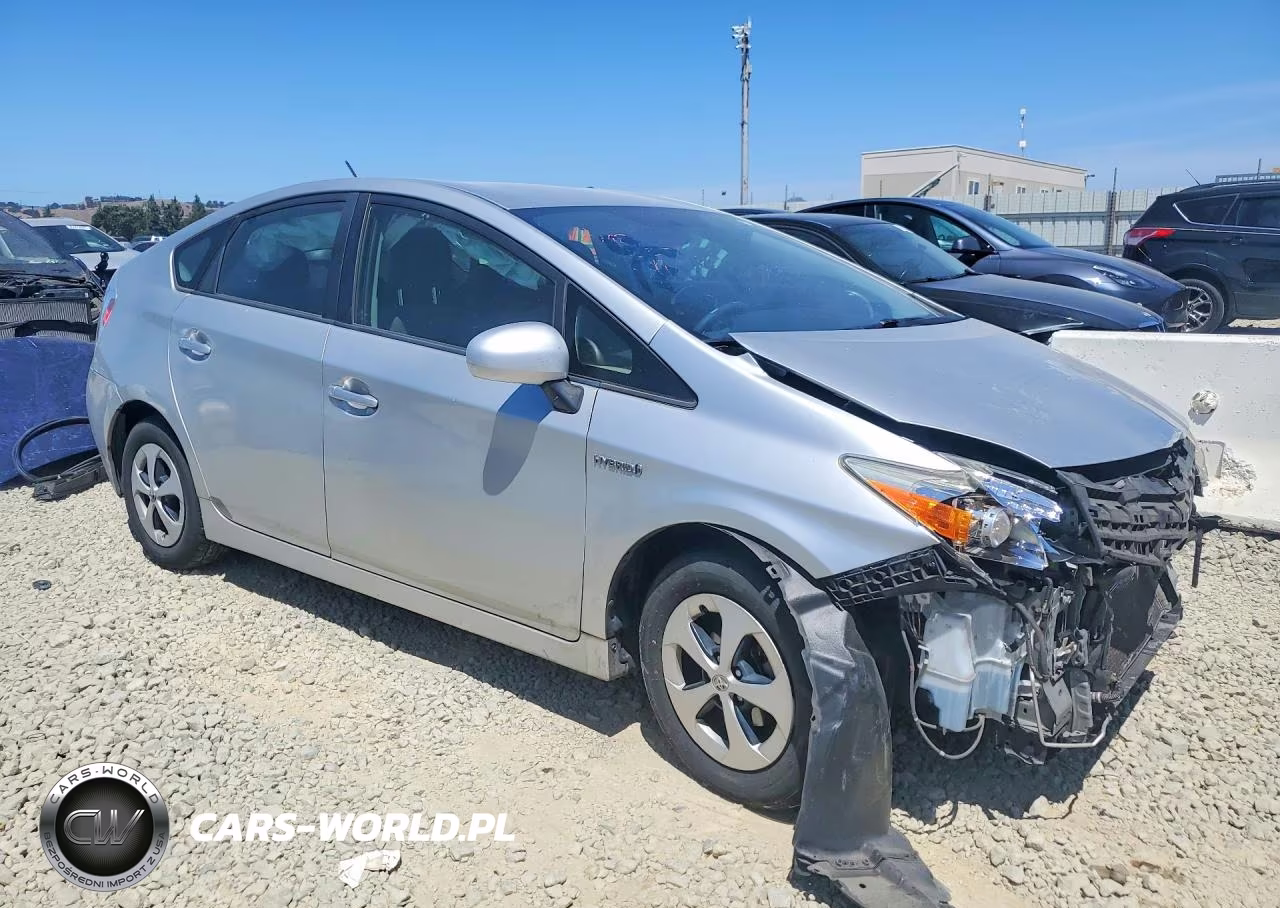 2012 Toyota Prius Three VIN:JTDKN3DU6C1612971 - 4