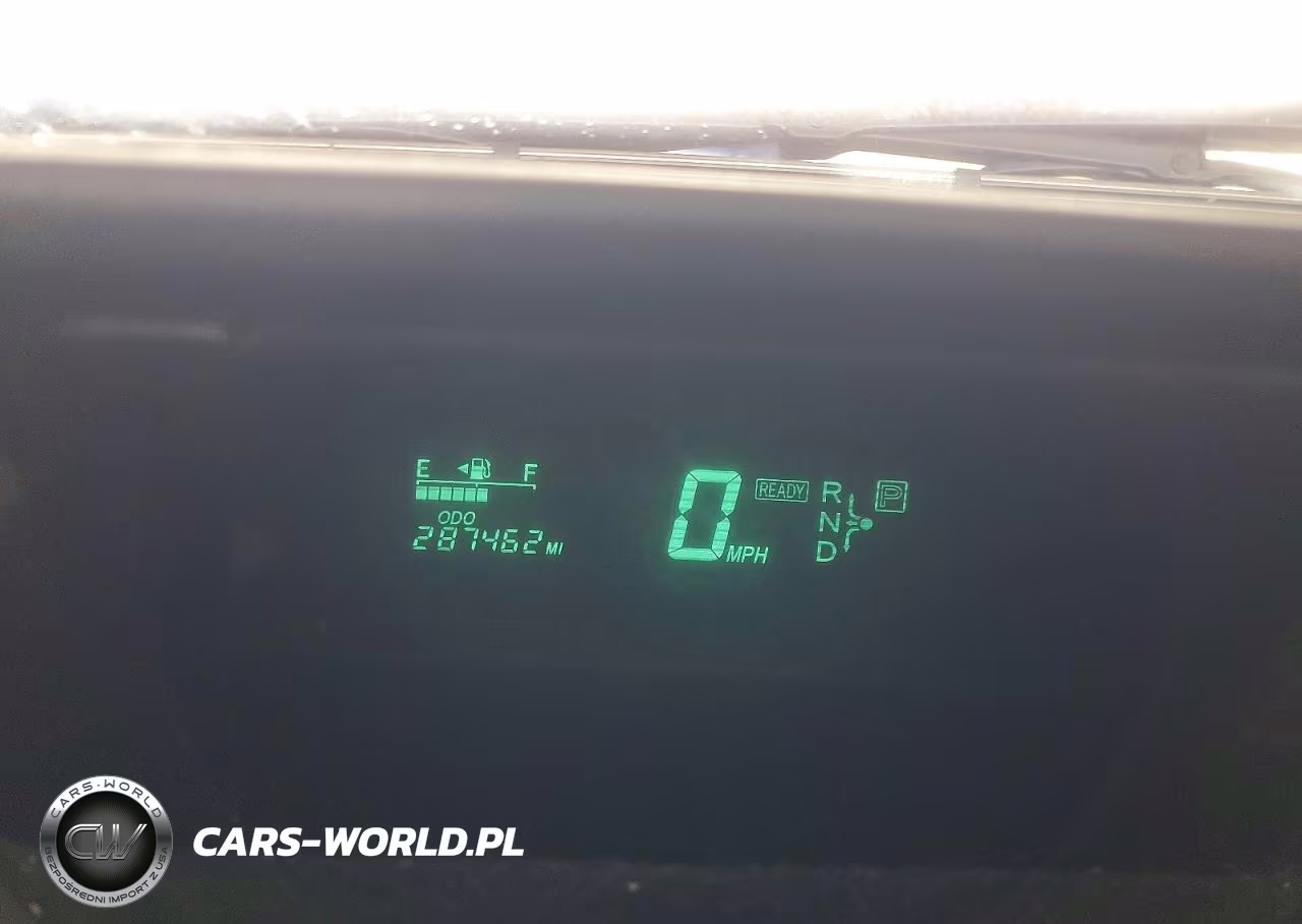2004 Toyota Prius Base VIN:JTDKB20UX40040867 - 9