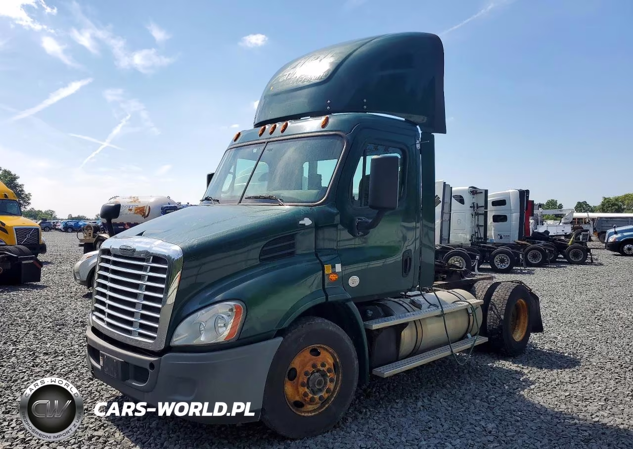 2016 Freightliner Cascadia 113 Semi Truck