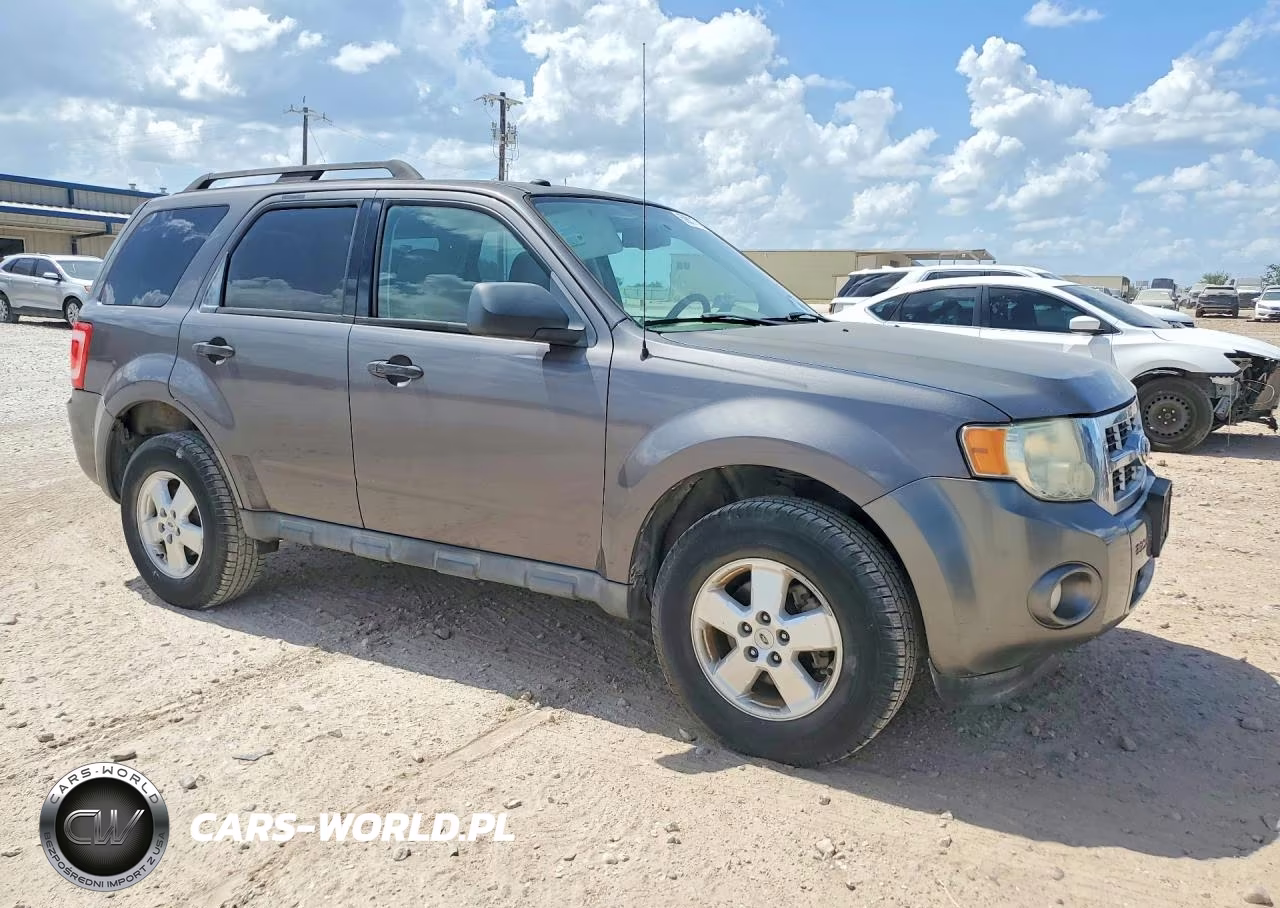 2010 Ford Escape Xlt VIN:1FMCU0D72AKA70268 - 4