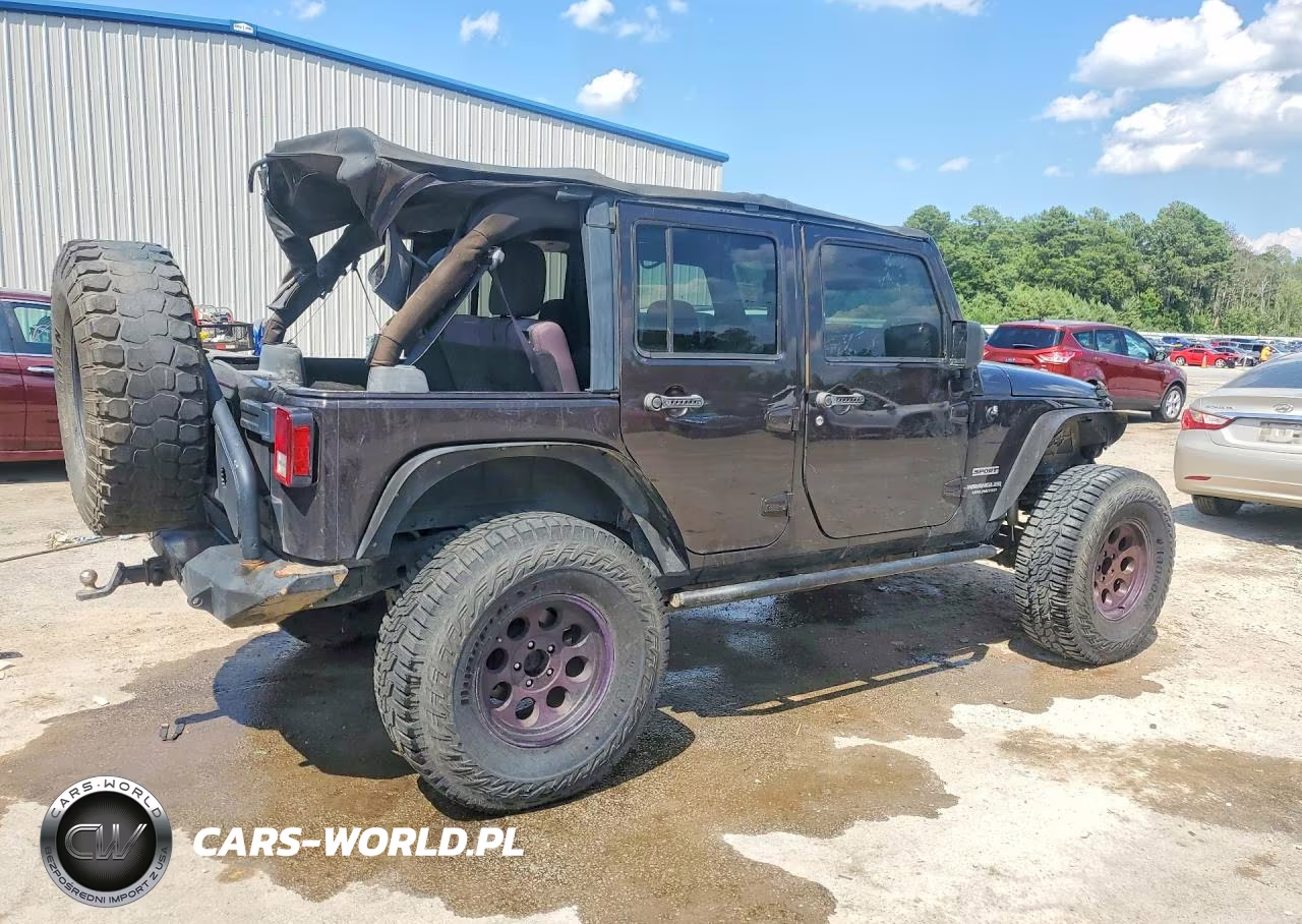 2013 Jeep Wrangler Unlimited Sport VIN:1C4BJWDG8DL654829 - 3