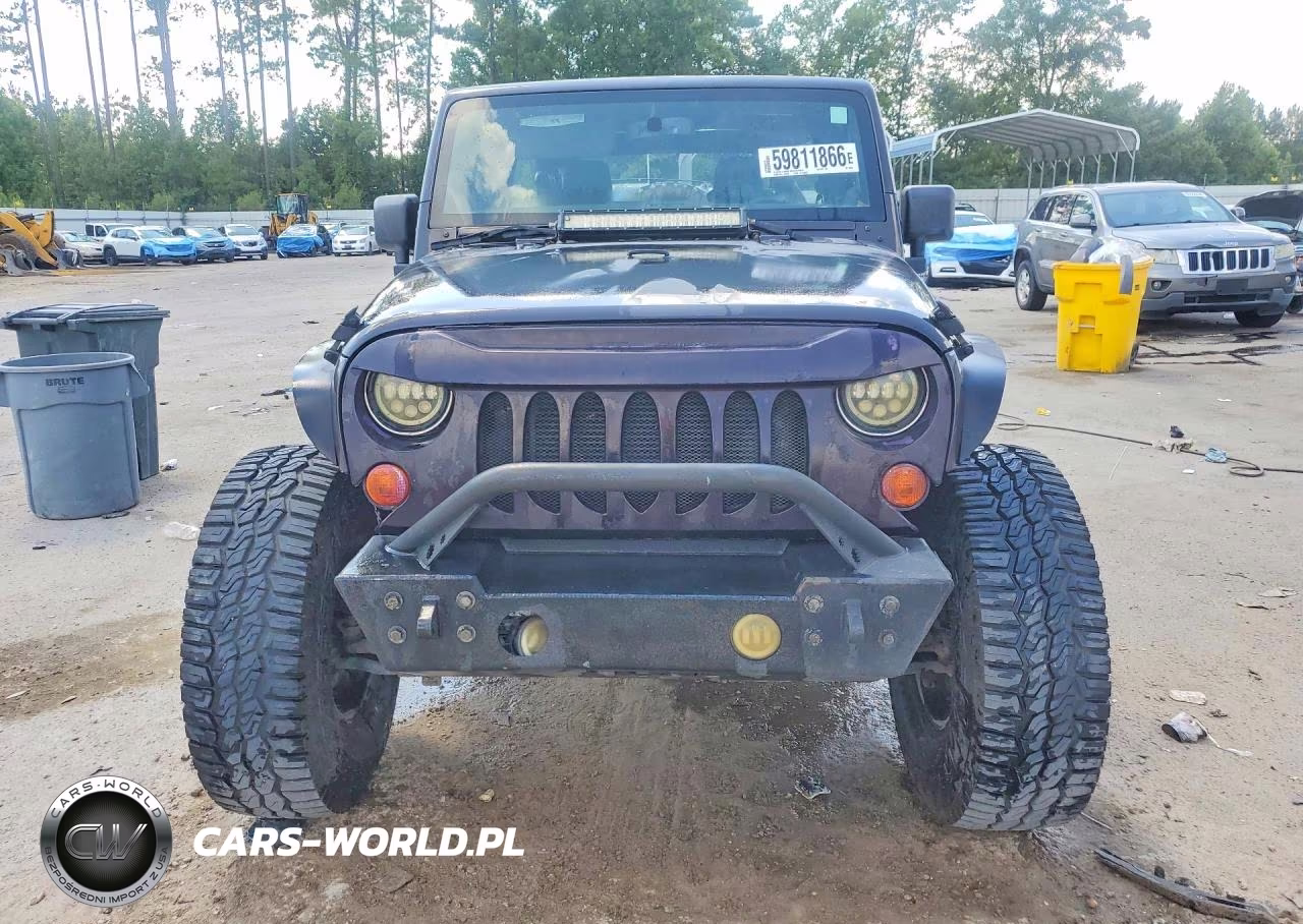 2013 Jeep Wrangler Unlimited Sport VIN:1C4BJWDG8DL654829 - 5