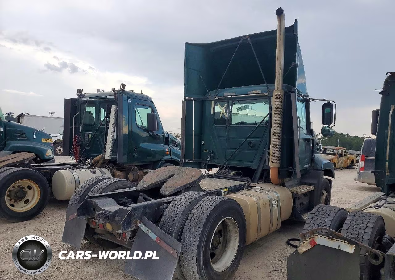 2015 Mack Cxu612 Semi Truck VIN:1M1AW01X3FM006956 - 4