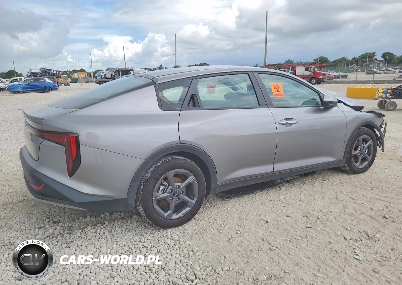 2025 Kia K4 Lx VIN:3KPFT4DE5SE186353 - 3
