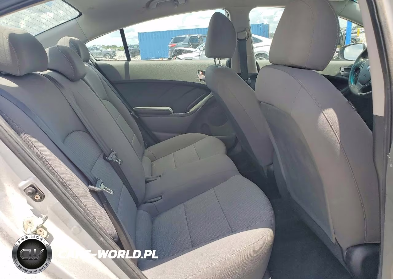 2018 Kia Forte Lx VIN:3KPFK4A76JE269409 - 10