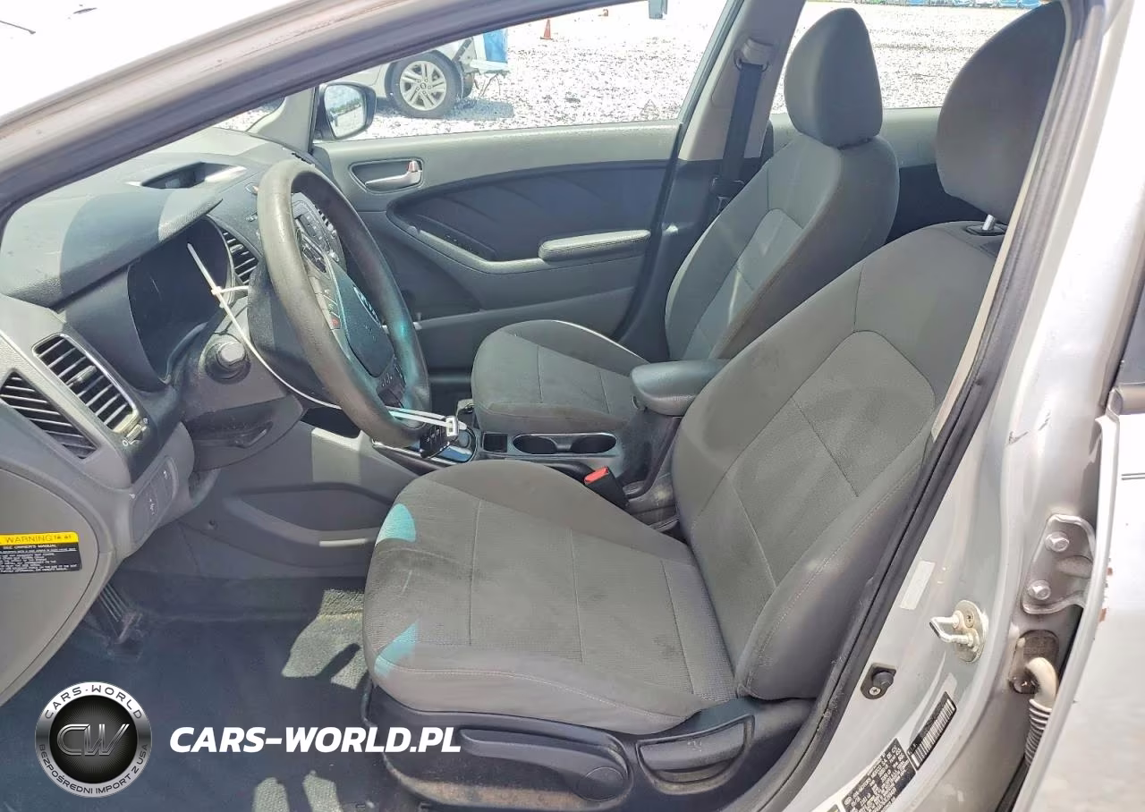 2018 Kia Forte Lx VIN:3KPFK4A76JE269409 - 7