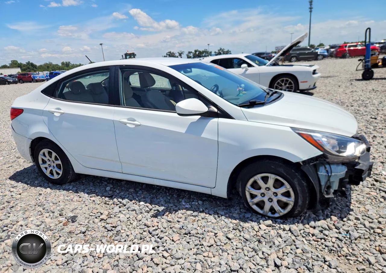 2014 Hyundai Accent Gls VIN:KMHCT4AE4EU757095 - 4