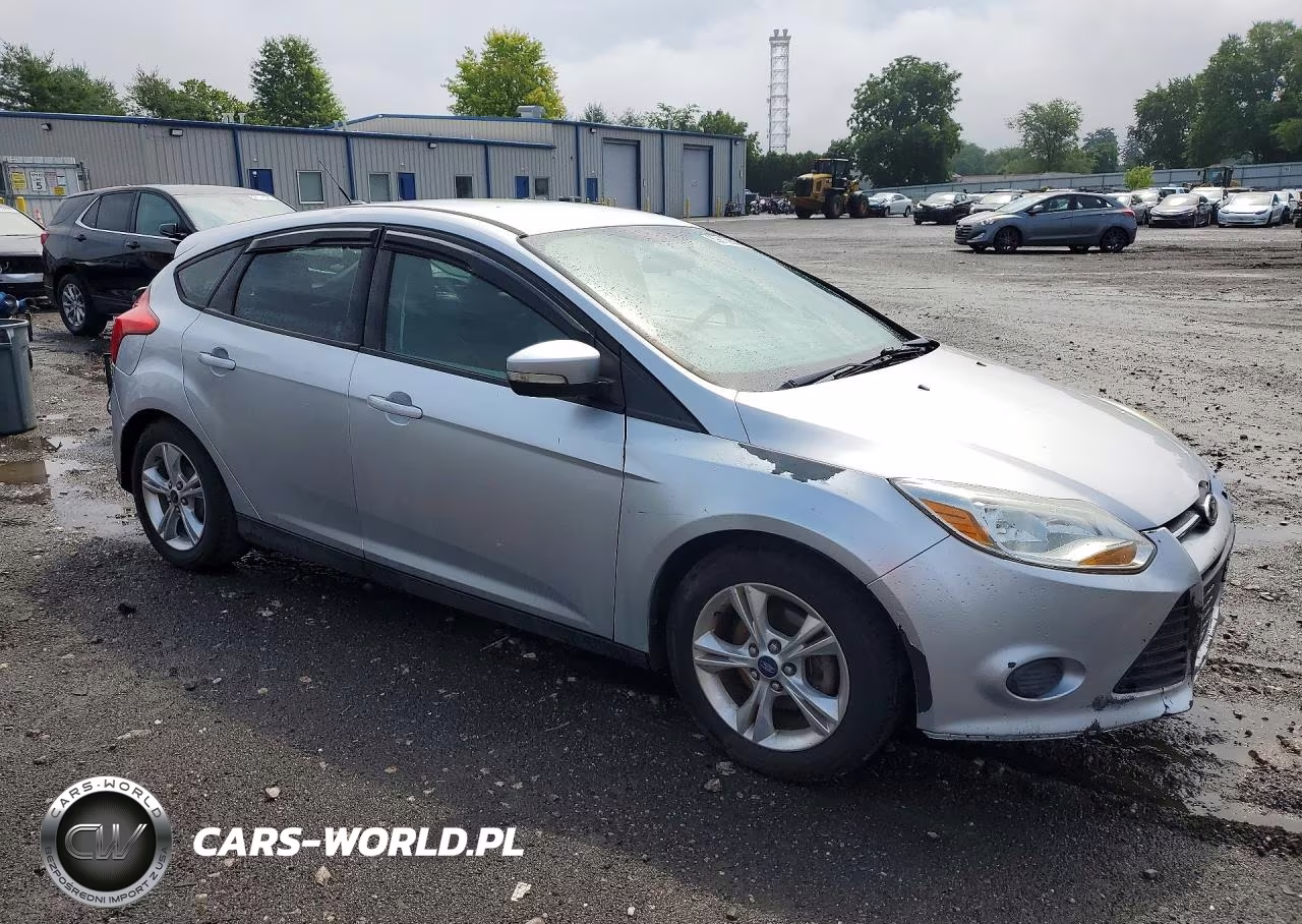 2014 Ford Focus Se VIN:1FADP3K26EL270925 - 4
