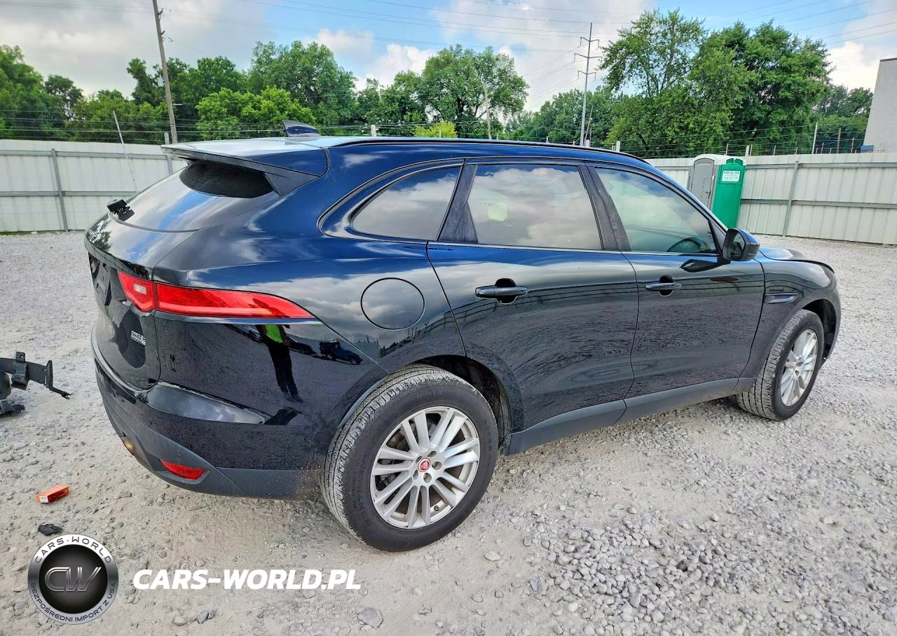 2018 Jaguar F-Pace Premium VIN:SADCJ2FX7JA257232 - 3