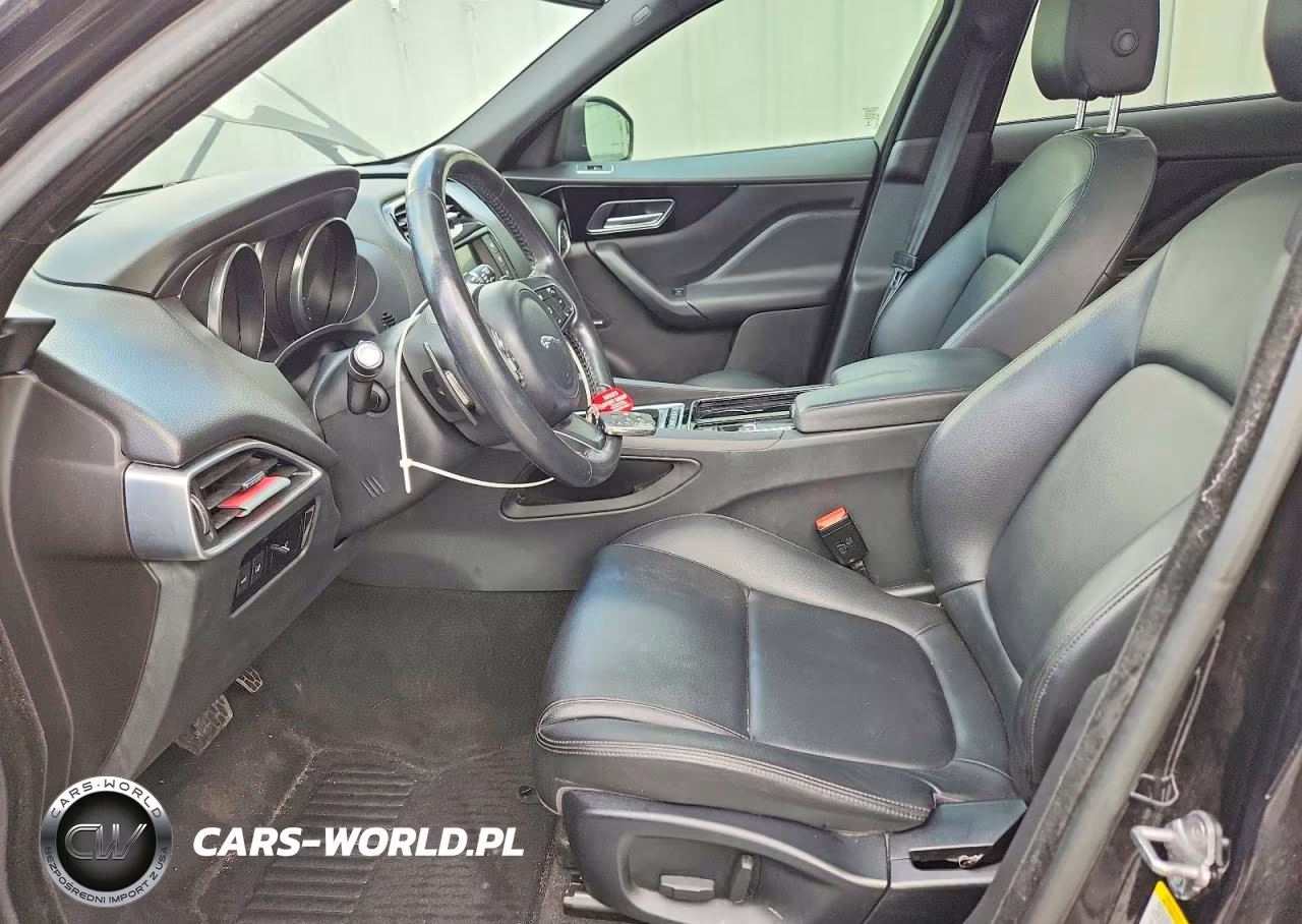 2018 Jaguar F-Pace Premium VIN:SADCJ2FX7JA257232 - 7