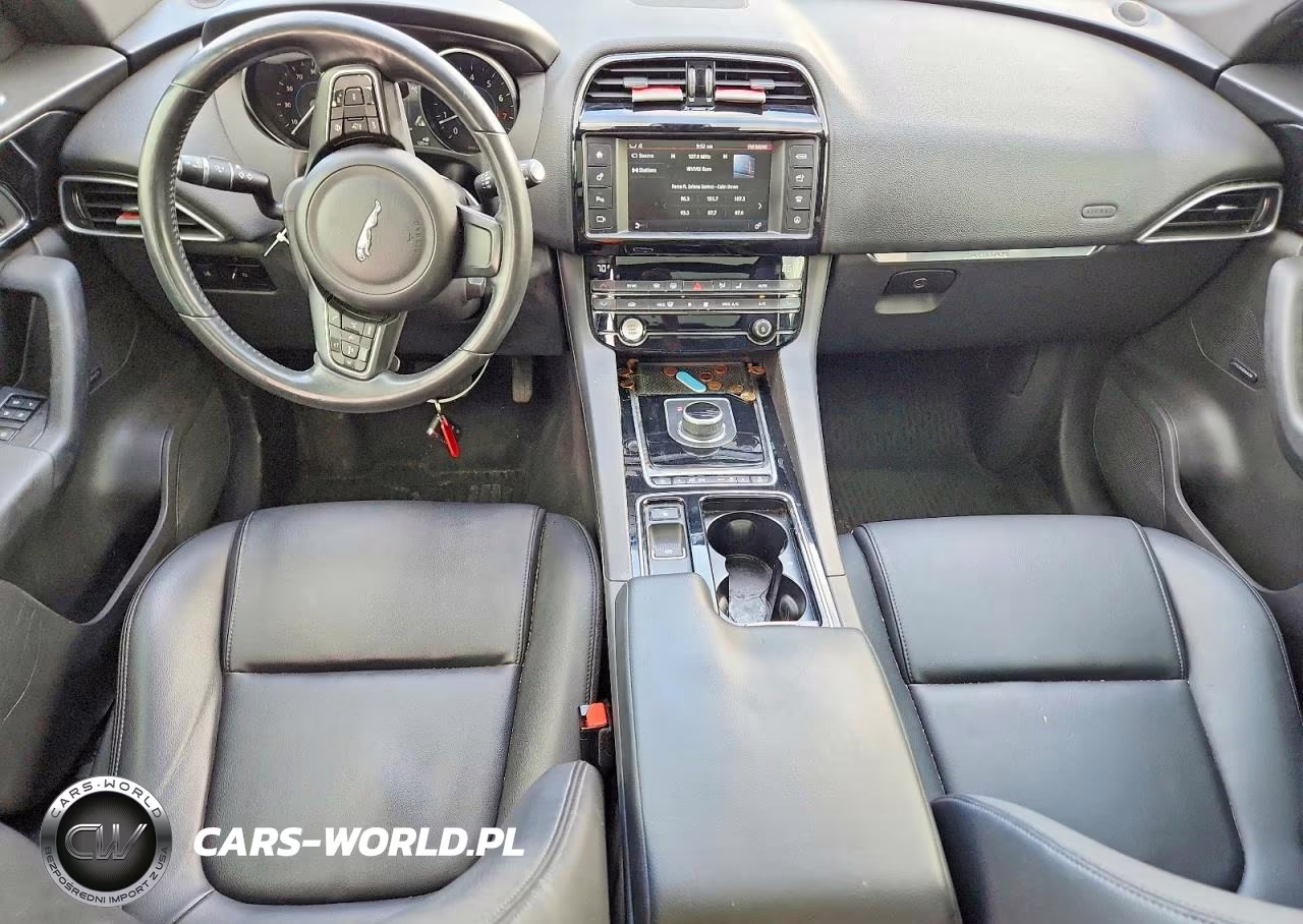 2018 Jaguar F-Pace Premium VIN:SADCJ2FX7JA257232 - 8