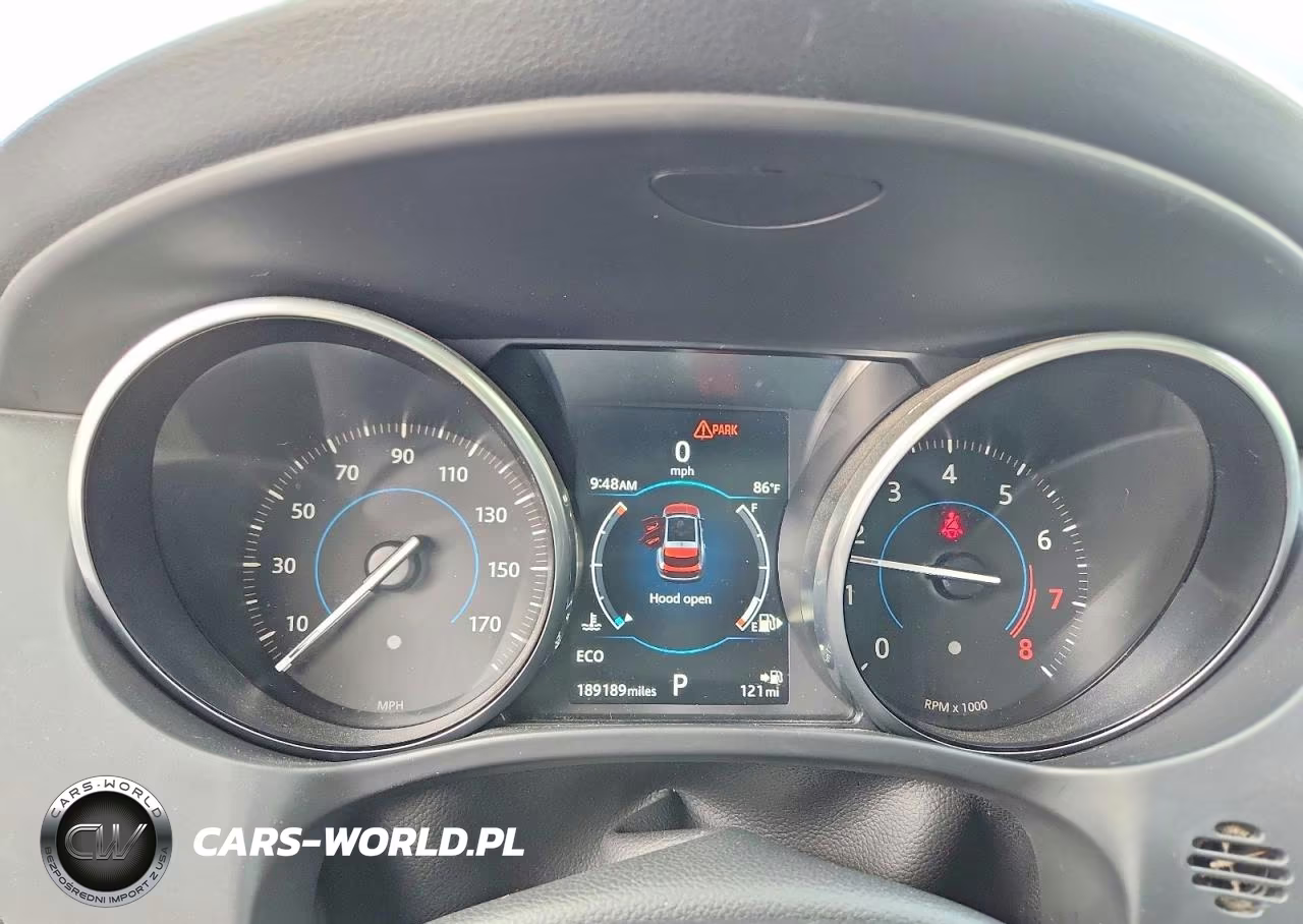 2018 Jaguar F-Pace Premium VIN:SADCJ2FX7JA257232 - 9