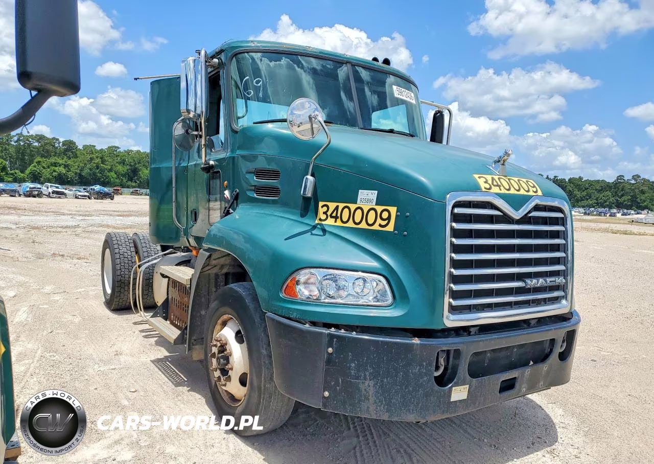 2015 Mack Cxu612 Semi Truck VIN:1M1AW01X2FM006933 - 4