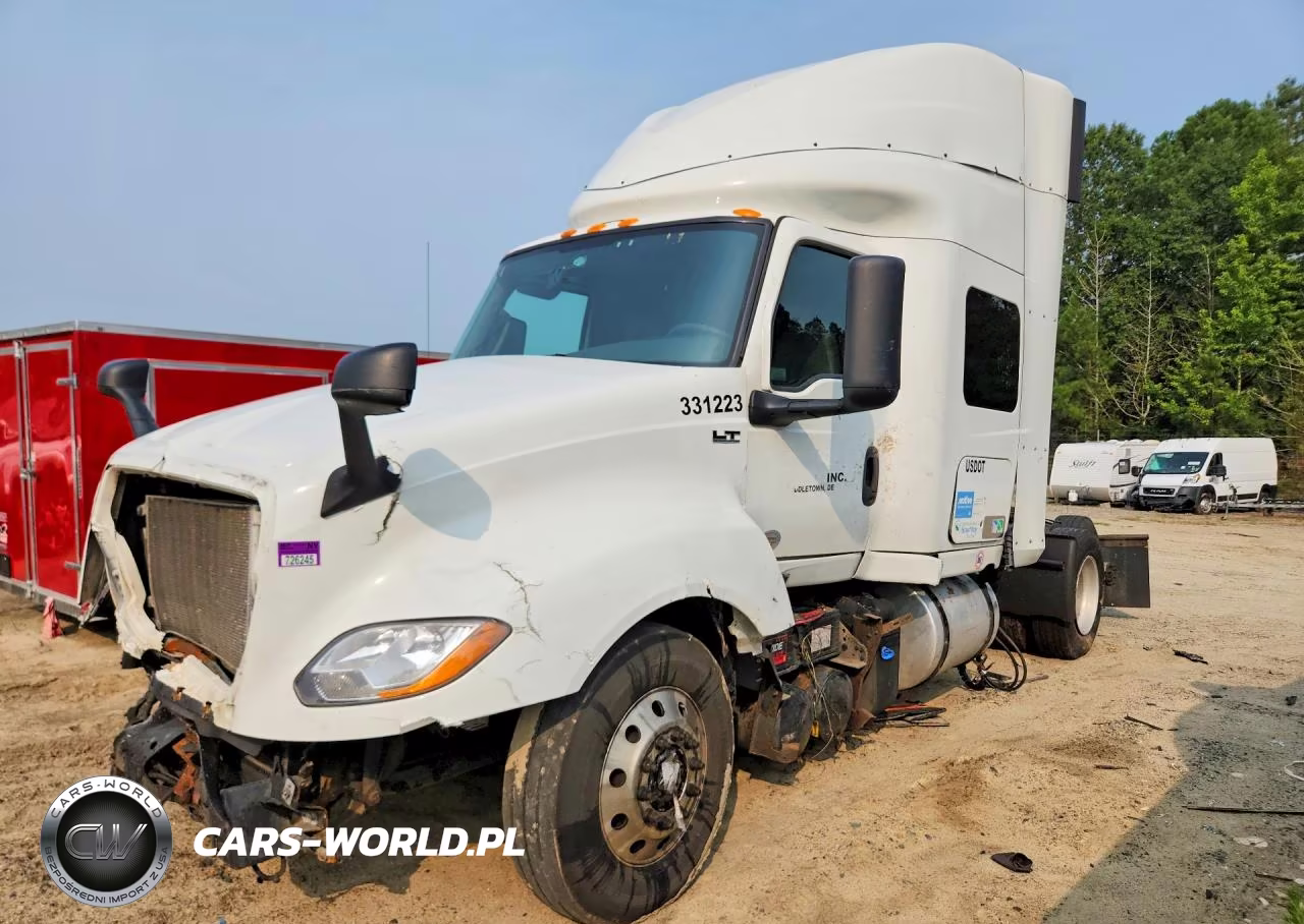 2018 International Lt625