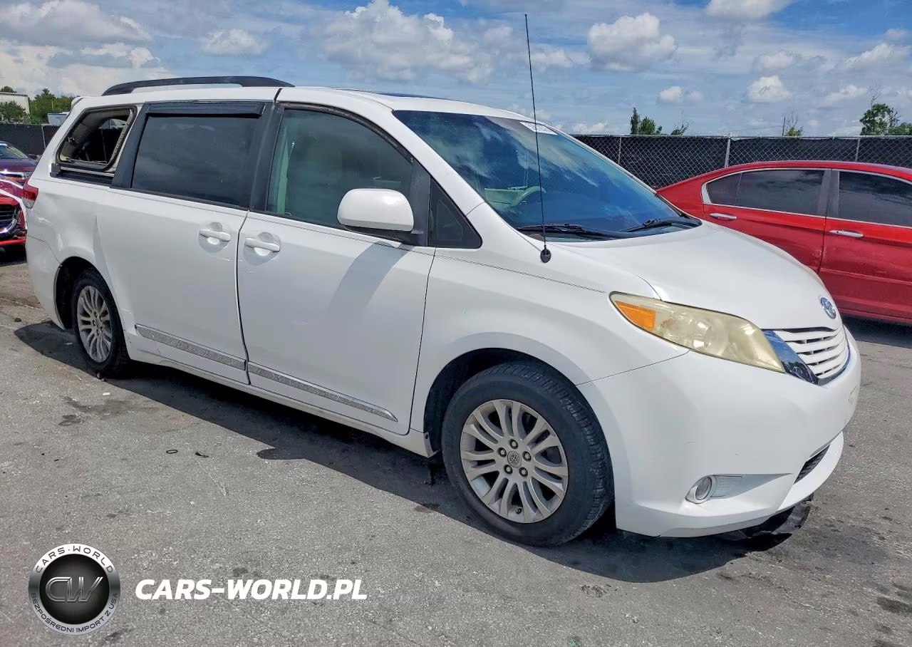2012 Toyota Sienna Xle 8-Passenger VIN:5TDYK3DC5CS206533 - 4