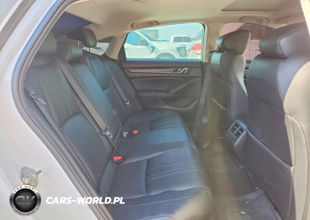 2018 Honda Accord Touring VIN:1HGCV1F9XJA175783 - 10