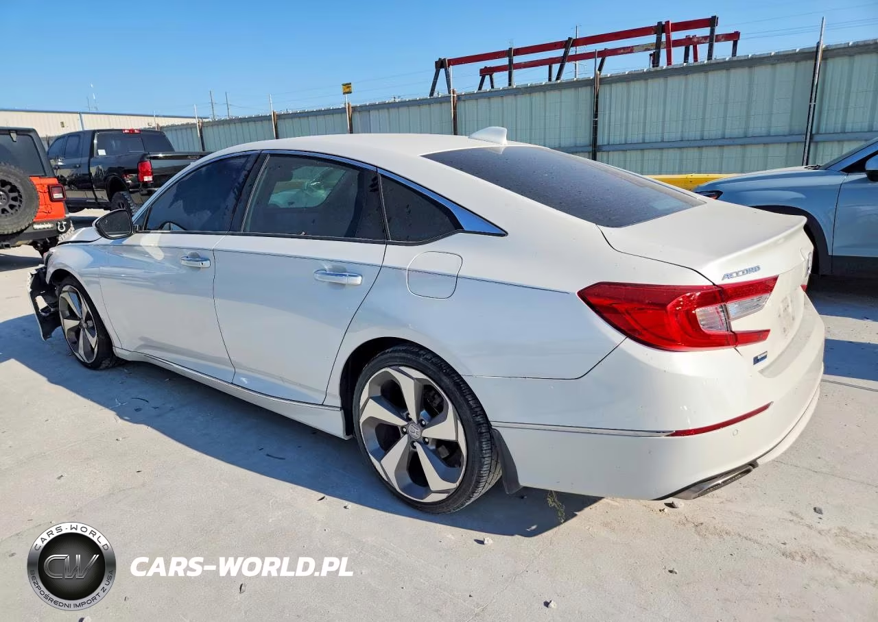 2018 Honda Accord Touring VIN:1HGCV1F9XJA175783 - 2
