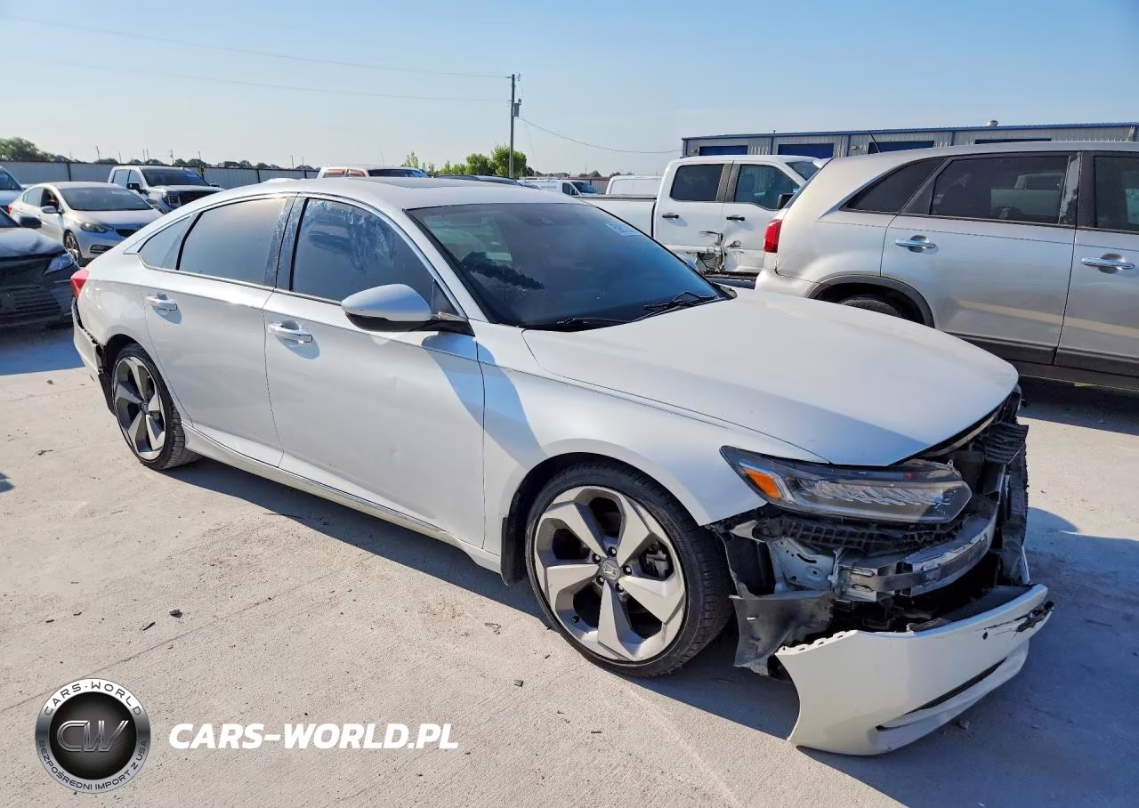 2018 Honda Accord Touring VIN:1HGCV1F9XJA175783 - 4