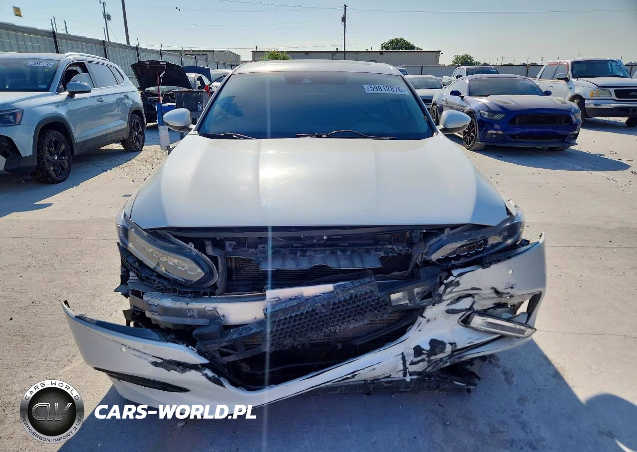 2018 Honda Accord Touring VIN:1HGCV1F9XJA175783 - 5