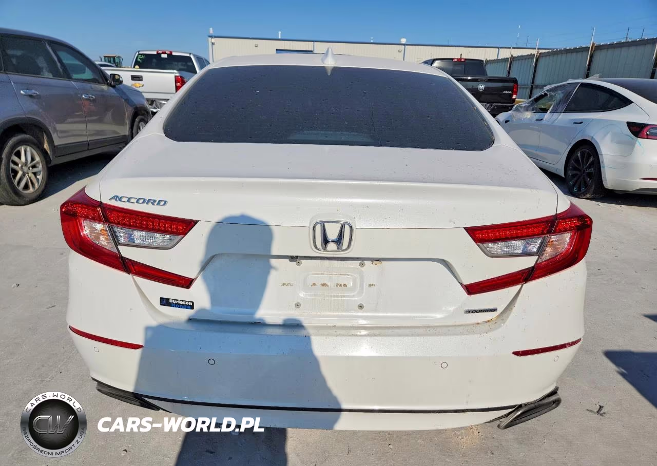 2018 Honda Accord Touring VIN:1HGCV1F9XJA175783 - 6