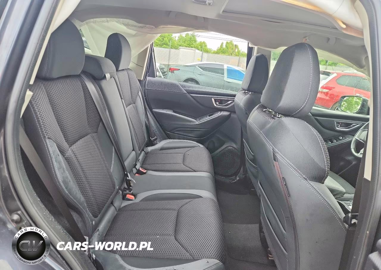 2019 Subaru Forester Premium VIN:JF2SKAGC4KH567892 - 11
