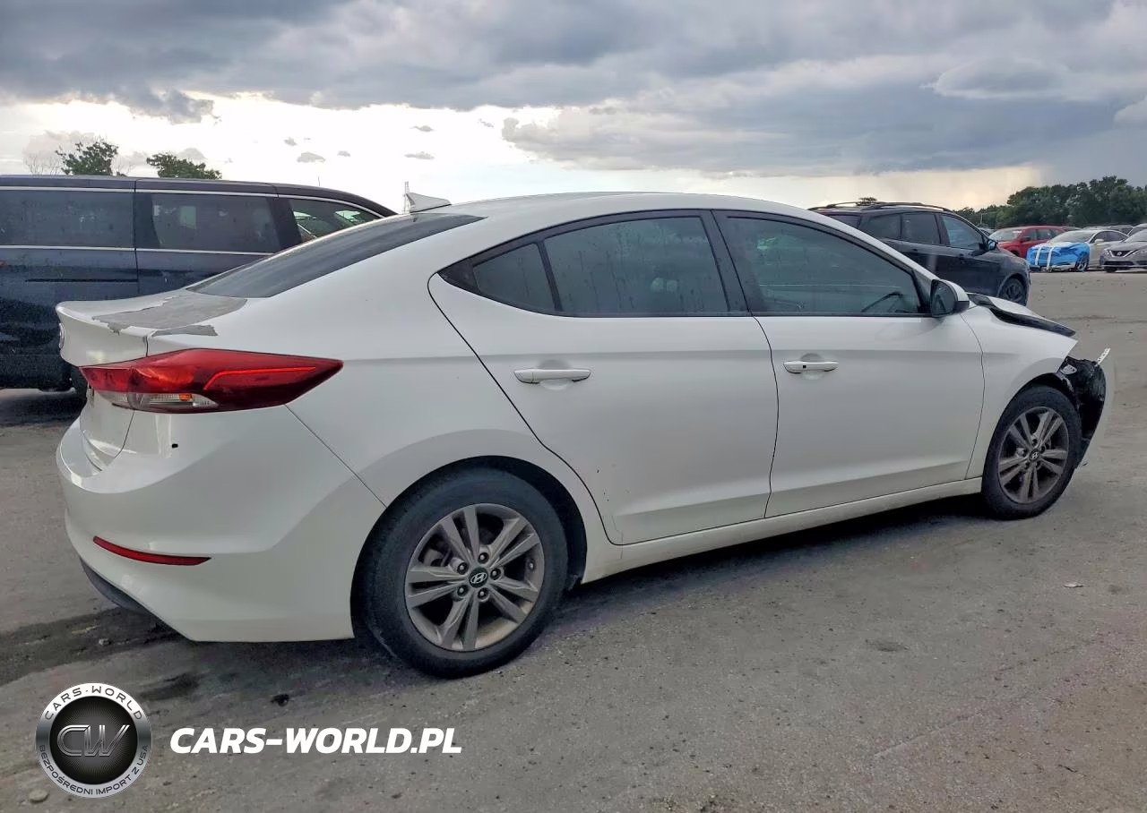 2018 Hyundai Elantra Value Edition VIN:5NPD84LF6JH275121 - 3