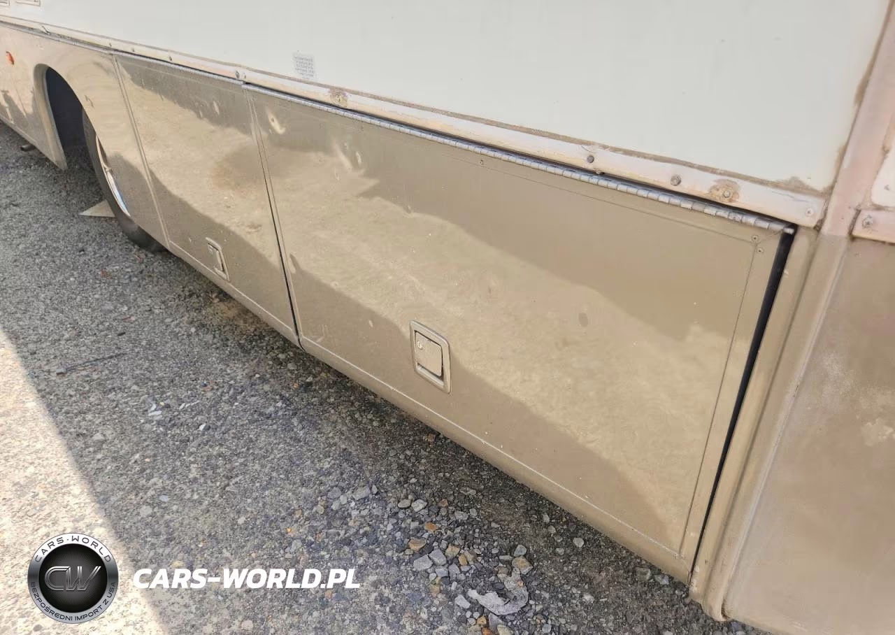 1996 Holiday Ra Recreational Vehicle (Rv) VIN:3FCMF53G9TJA03553 - 10