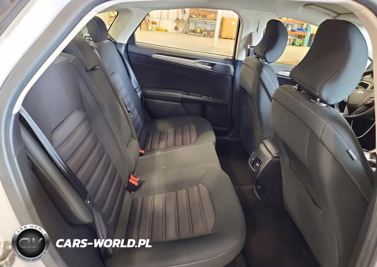 2018 Ford Fusion Se VIN:3FA6P0H75JR184690 - 10