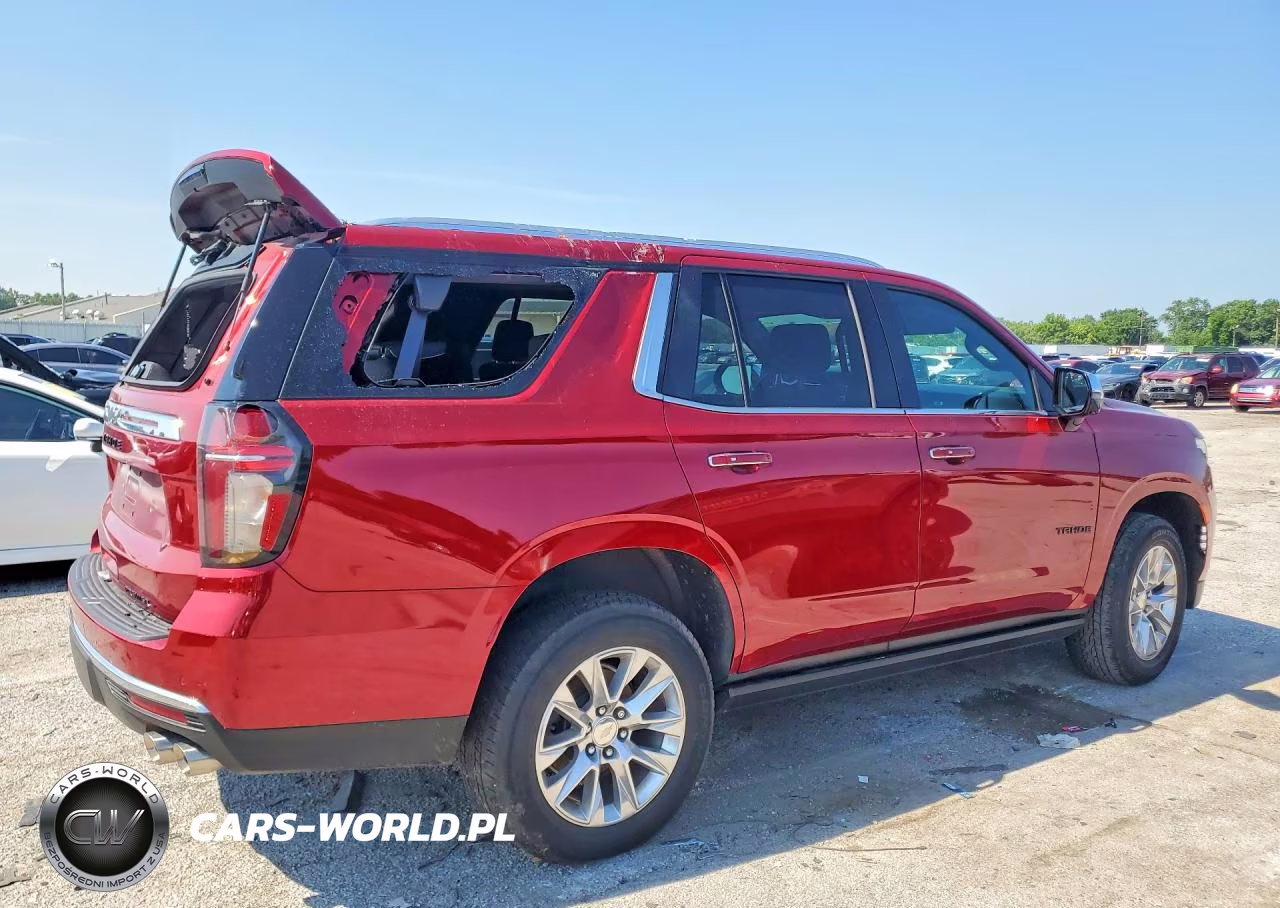2022 Chevrolet Tahoe K1500 Premier VIN:1GNSKSKD1NR317472 - 3