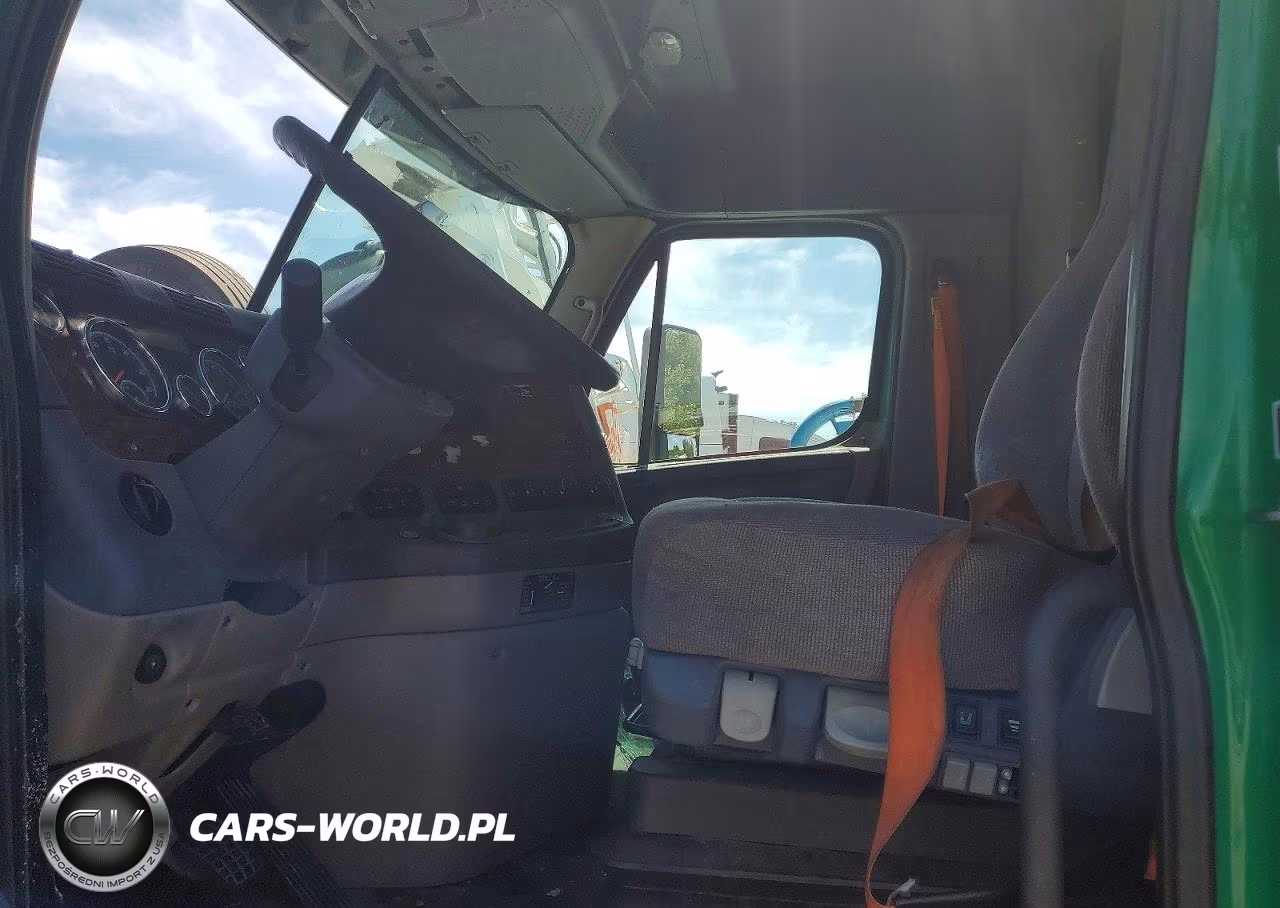 2018 Freightliner Cascadia 125 Semi Truck VIN:1FUJGLDR3JLJY7933 - 7